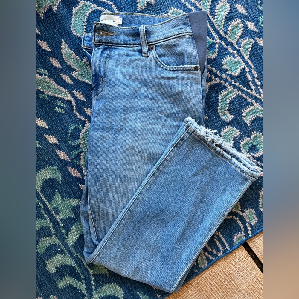 Hatch crop maternity Jean, size 28, light wash
